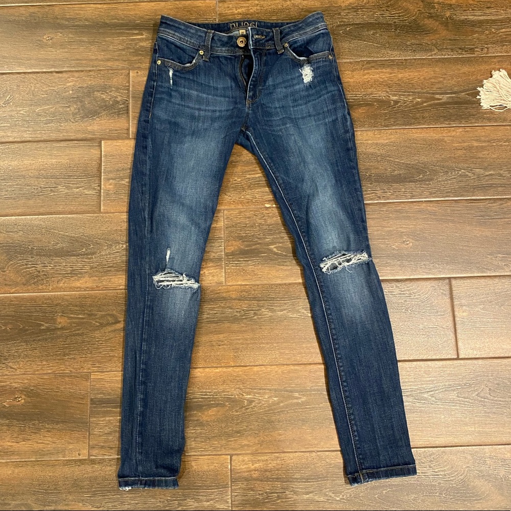 DL1961, Cotton, Dark Wash Jeans in Excellent Condition- Size 27
